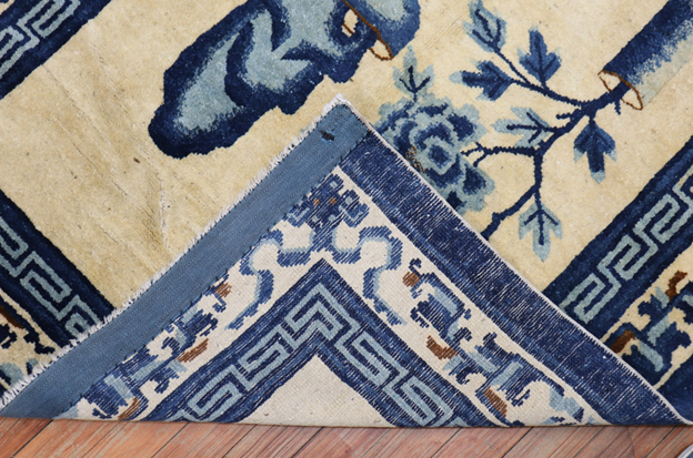 buying Oriental rugs - The blue colour is mainly used in Chinese Rugs.